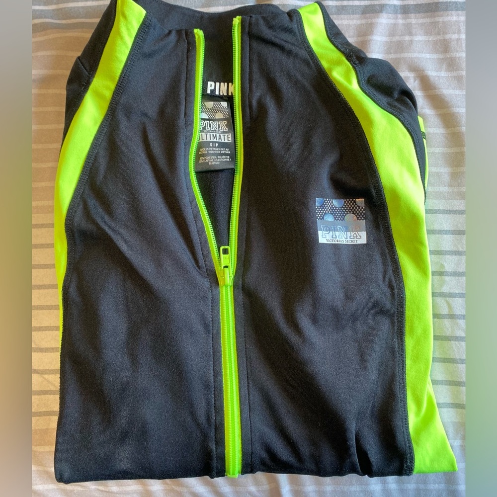 PINK 1/4 zip. No stains. Smoke free and pet free home